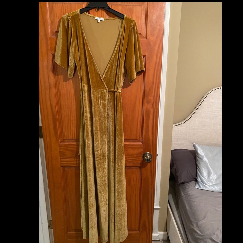 Born Baltic dress